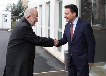 Karamollaoğlu liderler turunda: Altılı Masa toplantısı öncesinde Babacan'ı ziyaret etti
