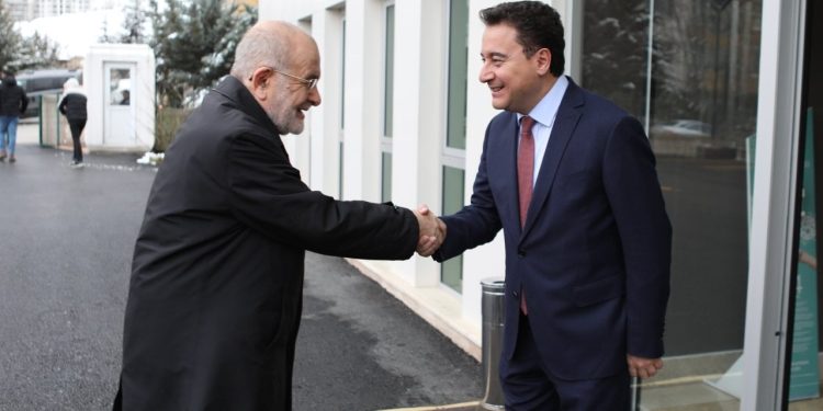 Karamollaoğlu liderler turunda: Altılı Masa toplantısı öncesinde Babacan'ı ziyaret etti