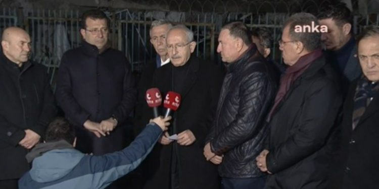 Kılıçdaroğlu Hatay'da sert konuştu: Bürokratlar çalışmak istiyor ama devlet engel koyuyor.