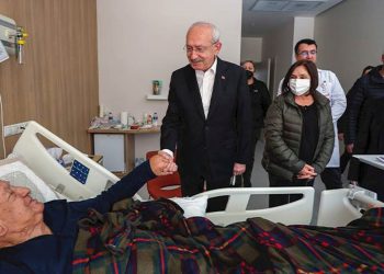 Kılıçdaroğlu, depremzedeleri hastanede ziyaret etti