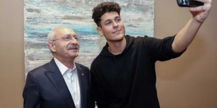 Kılıçdaroğlu, kendisine 'Aday olma' diyen gençle buluştu