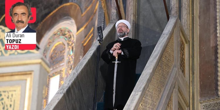 Kılıçlı adamlar kitaplı insanlara karşı