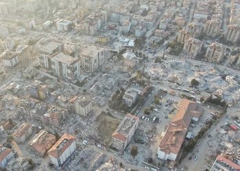 Kiracısı, bir ay önce evinden çıkardığı depremzede ev sahibine sahip çıktı 