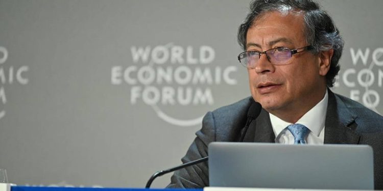 Kolombiya Cumhurbaşkanı, Peru'da istenmeyen adam ilan edildi