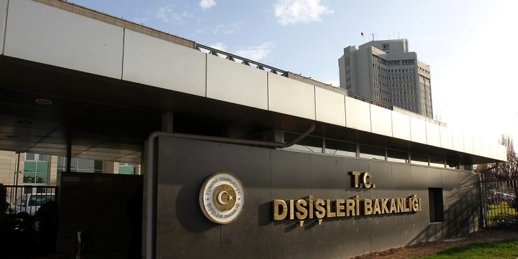 Konsolosluk kapatan ülkelerin büyükelçileri Dışişleri’ne çağrıldı