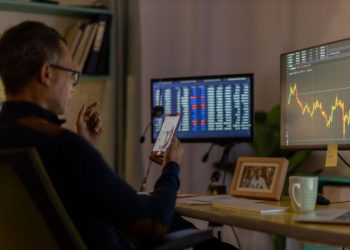 Kripto para ticareti yapanların gecelerini uyumadan geçirdiği ya da 24 saat boyunca piyasaları takip ettiğine yönelik hikayeleri dinlemişsinizdir.