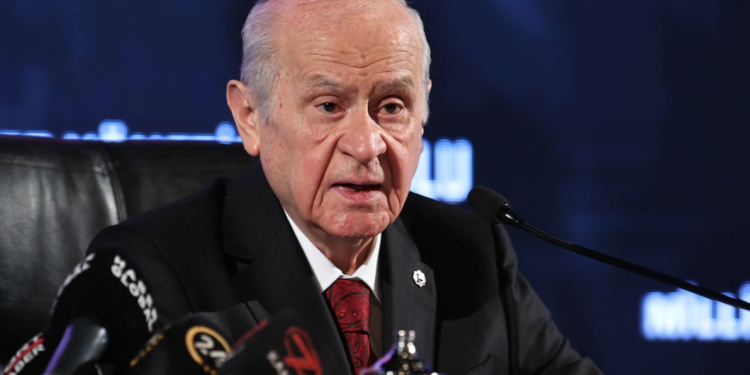 MHP lideri Bahçeli'nin Karagümrük tercihi ne anlama geliyor?