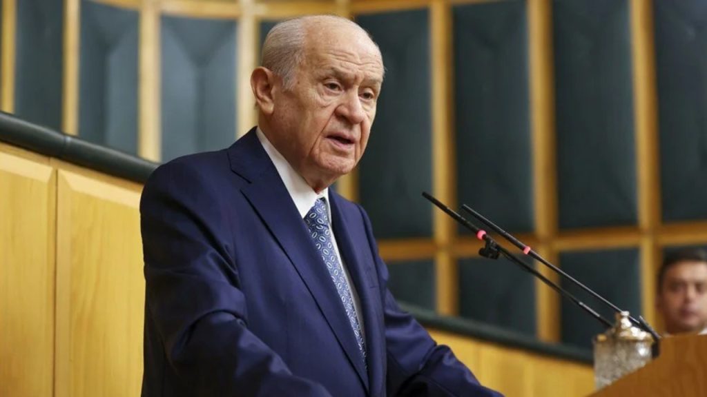 MHP lideri Bahçeli'nin günlerdir süren sessizliği sosyal medyada gündem oldu