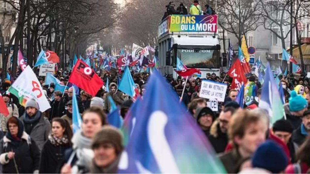 Macron neden emeklilik yaşını yükseltmek istiyor, sendikalar ve muhalefet ne diyor?