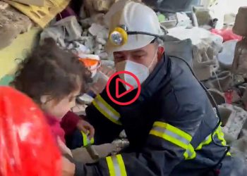 Maden işçileri Hatay'da: 5 yaşındaki çocuk enkazdan sağ çıkarıldı