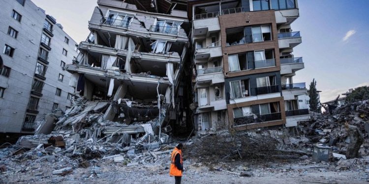 Mahfi Eğilmez yazdı: Depremlerin ekonomiye etkisi