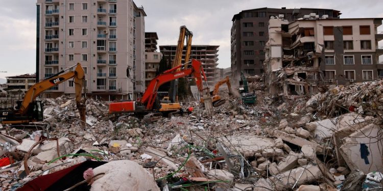 Maraş depremlerinin ardından CHP'den depremzedeler için 9 maddelik kanun teklifi