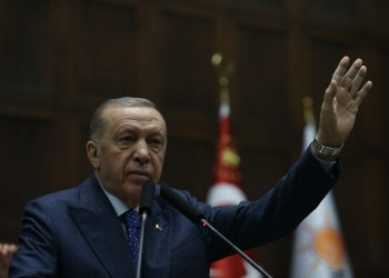 Meclis Genel Kurul’u yine kıl payı açıldı: AKP’li vekiller Erdoğan’ı takmıyor mu?