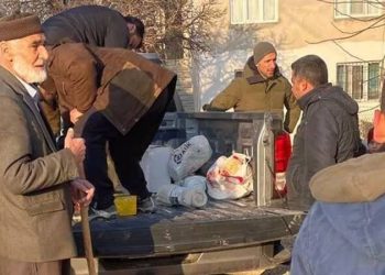 Mehmet Topal, depremden etkilenen Malatya'ya ambulans gönderdi