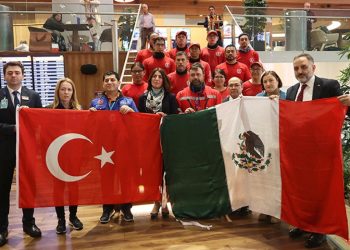 Meksikalı arama-kurtarma ekibi ülkesine döndü