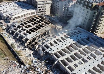 Milli Yol Partisi Aksaray İl Başkanı: Kızım ve iki torunum dahil, Rönesans Rezidans'ta 80 kişiye hâlâ ulaşılamadı