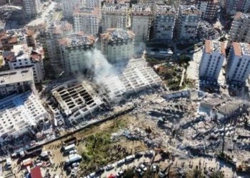 Mimarlar Odası: Tek sorumlu müteahhitler değil