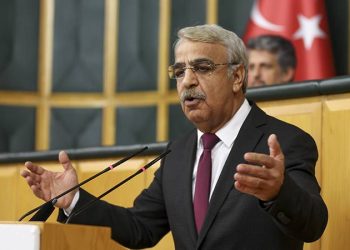 HDP Eş Genel Başkanı Mithat Sancar, 42 bini aşkın insanın hayatını kaybettiği Kahramanmaraş ve Hatay merkezli depremlerle ilgil, iktidarı eleştirdi.