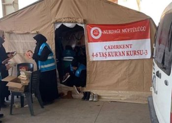Müftülük, çadır kentte 4-6 yaş Kuran kursu açtı