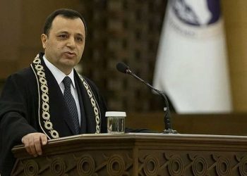 Muhalefet liderlerinden Zühtü Arslan'a tebrik