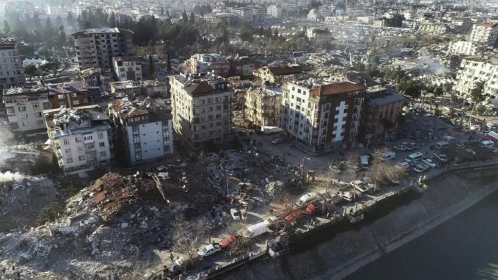 Mühendisler anlattı: Hatay'ı Samandağ sahilinden çekilen tuzlu kum yıktı