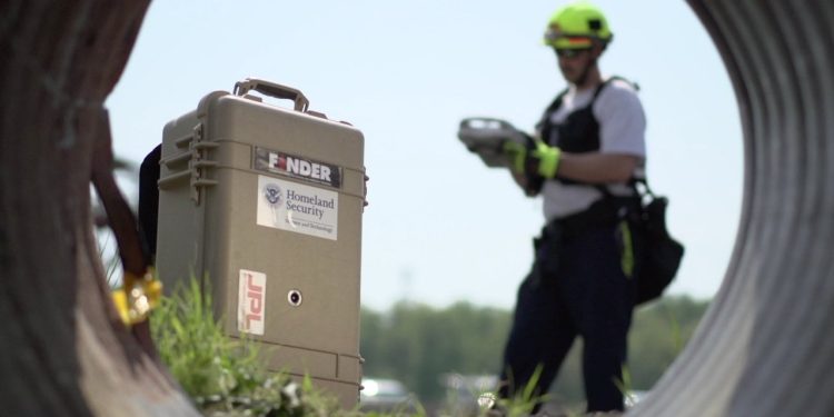 NASA: FINDER cihazı Türkiye'deki enkazlarda da kullanıldı