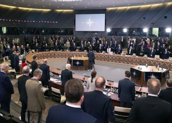 NATO Savunma Bakanları Toplantısı, Türkiye için saygı duruşuyla açıldı