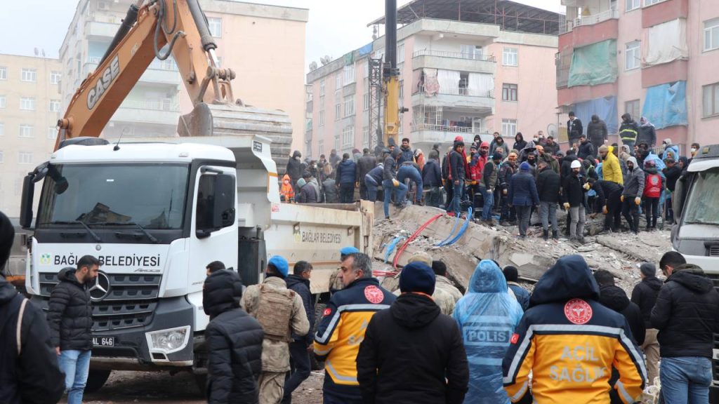 Nasuh Mahruki: 1999’daki Marmara depreminden gerideyiz