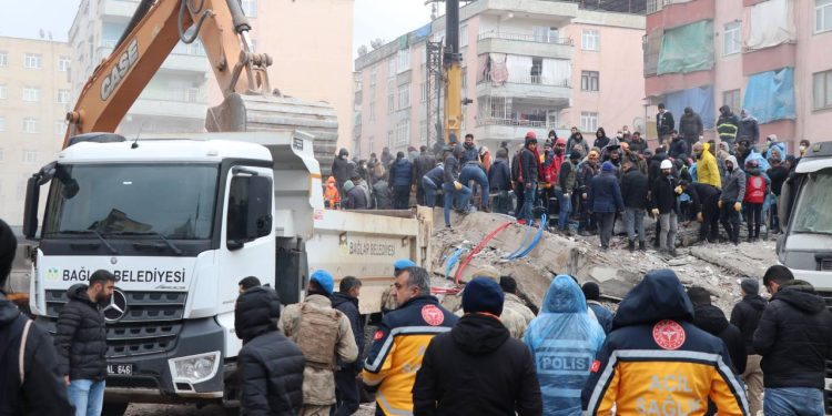 Nasuh Mahruki: 1999’daki Marmara depreminden gerideyiz