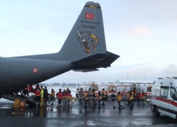 Nasuh Mahruki'den TSK anketi: Afetlerde doğrudan görev ve yetki geri verilsin mi?