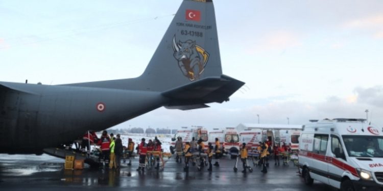 Nasuh Mahruki'den TSK anketi: Afetlerde doğrudan görev ve yetki geri verilsin mi?