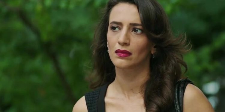 Nihal Yalçın: Servetine servet katanlar şurada kahraman olmasın