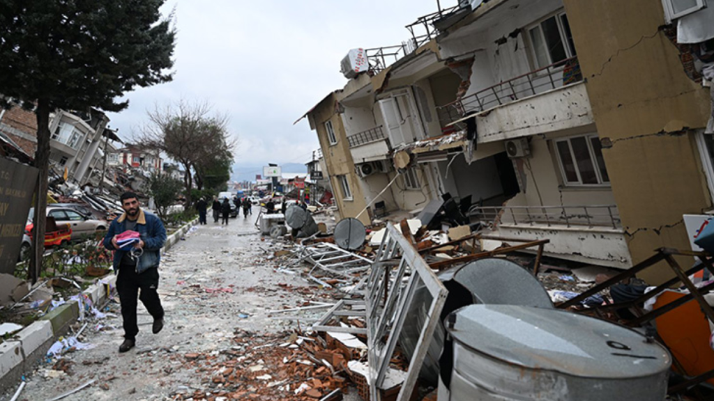 ODTÜ raporu: Deprem gecesi 4 yerde tsunami oldu