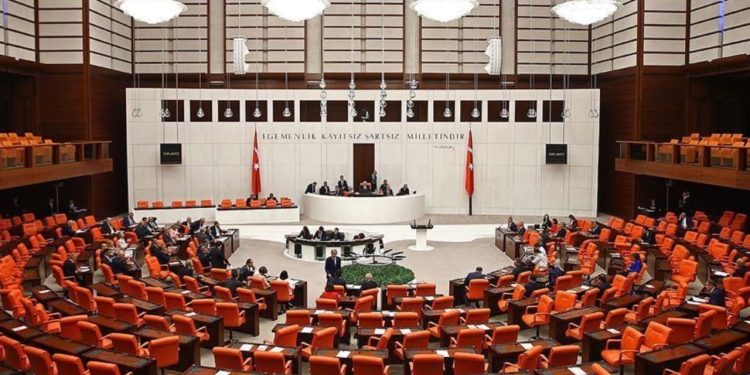 OHAL kararnameleri TBMM'ye sunuldu