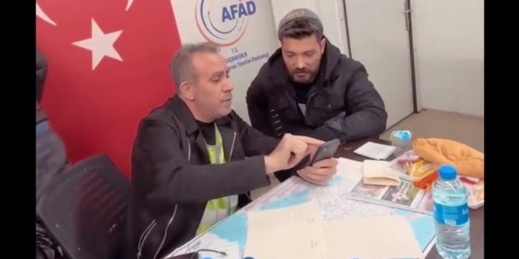 Oğuzhan Uğur, ‘zorunda kaldık’ diyerek topladıkları yardım miktarını paylaştı