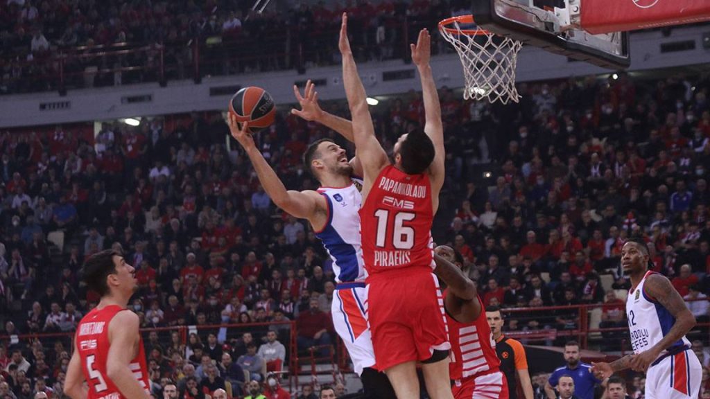 Olympiacos 76 - 70 Anadolu Efes