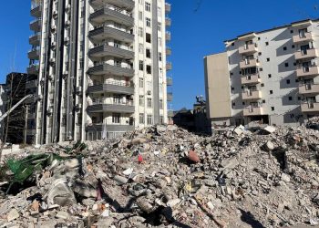 Osmaniye’de depremzedeler Bahçeli’ye tepki gösterdi: ‘Geçmiş olsun’a bile gelmedi