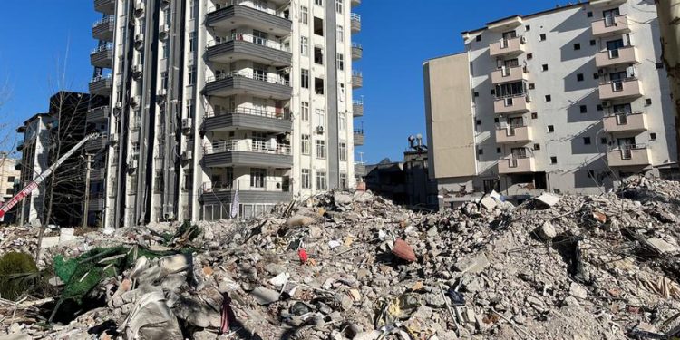 Osmaniye’de depremzedeler Bahçeli’ye tepki gösterdi: ‘Geçmiş olsun’a bile gelmedi