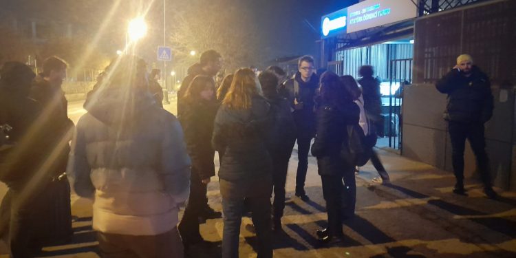 Oteller kabul etmedi, yurtlar depremzedelere açıldı: AKP yine eğitimi feda etti