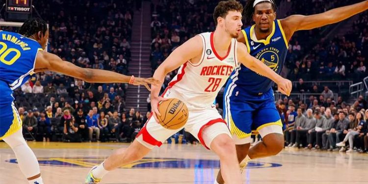 Oyunu yönlendiren bir basketbolcu haline geldi