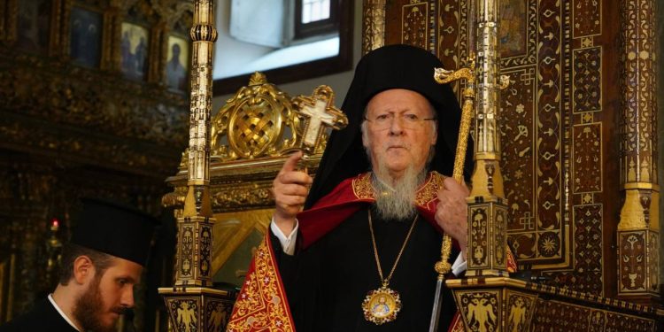 Patrik Bartholomeos: Kuran'a karşı vahşi, kibirli ve saygısız saldırıları şiddetle kınıyoruz