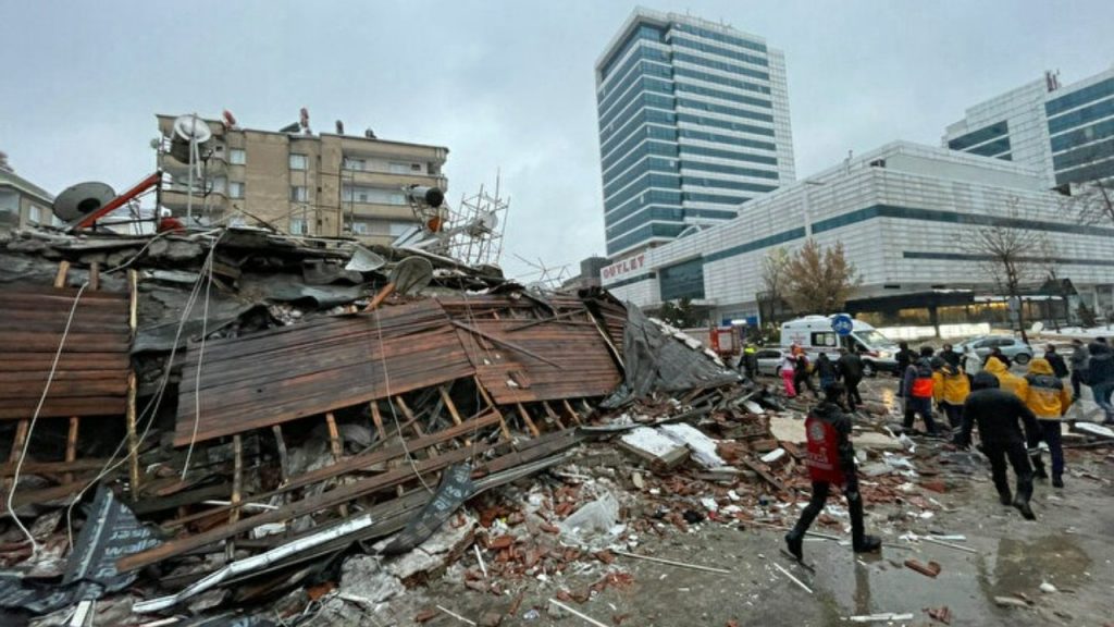 Pazarcık'ta 5.5 büyüklüğünde deprem