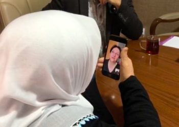 Pervin Buldan duyurdu: Yaşlı kadın, hac için biriktirdiği parayı depremzedelere gönderdi