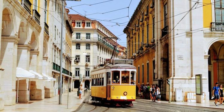 Portekiz altın vize uygulamasını sonlandırdı
