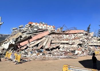 Prof. Dr. Ercan’dan deprem bölgesi için korkutan tahmin: Yıkıcı 20-25 artçı bekleniyor