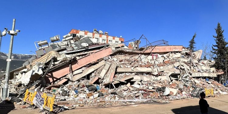 Prof. Dr. Ercan’dan deprem bölgesi için korkutan tahmin: Yıkıcı 20-25 artçı bekleniyor