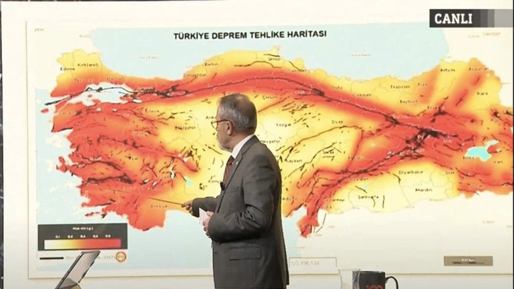 Prof. Dr. Naci Görür: İzmir fayı ciddi bir fay ve 7 ve üzerinde bir deprem üretebilir