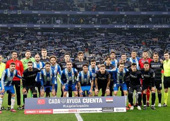 Real Sociedad karşılaşmasında depremzedeler için yardım çağrısı