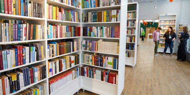 Rus yayınevleri, yayın haklarını kaybettikleri batılı eserleri, "tekrar anlatacak"