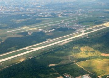 Rusya, St. Petersburg hava sahasını kapattı: "Tanımlanamayan cisim görüldü"